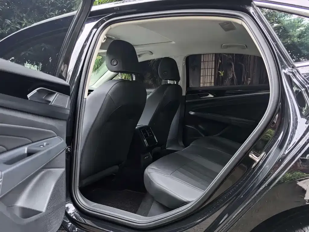 Volkswagen Passat — фото 6