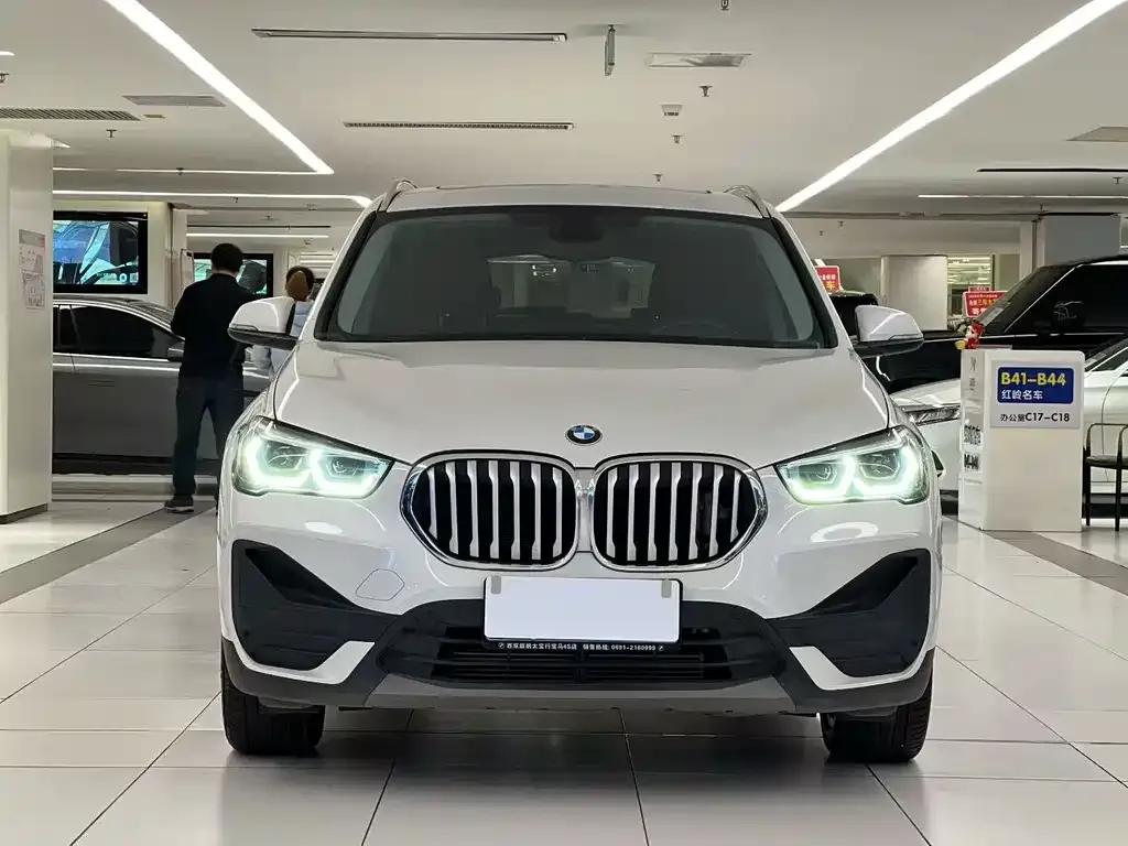 BMW X1 — фото 9