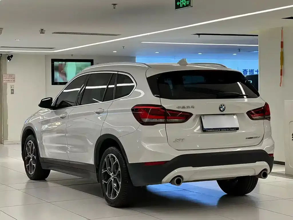 BMW X1 — фото 7