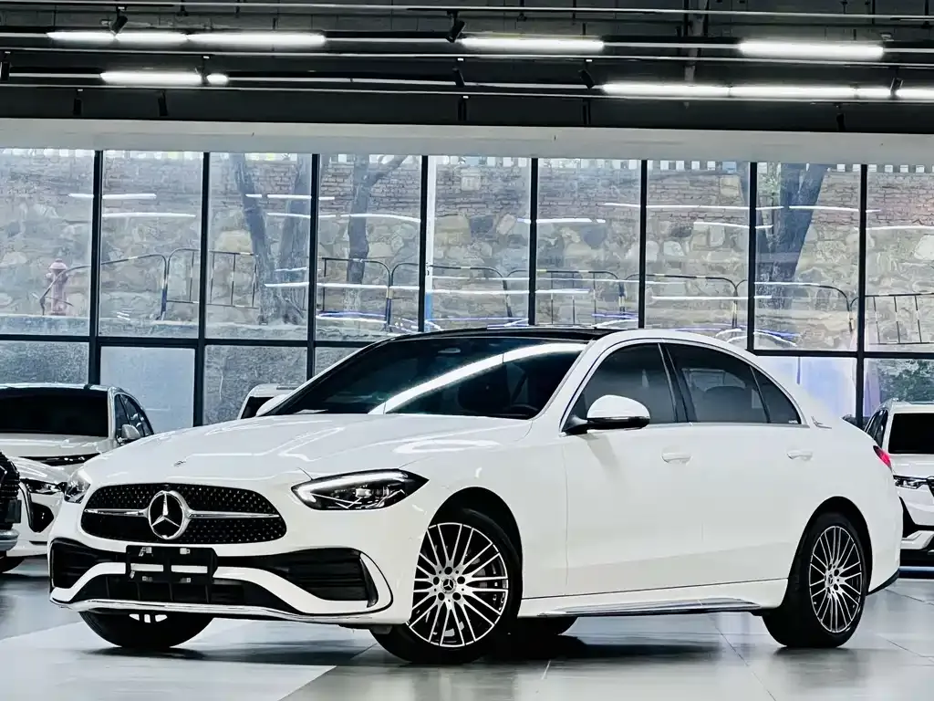Mercedes-Benz C-Class — фото 1