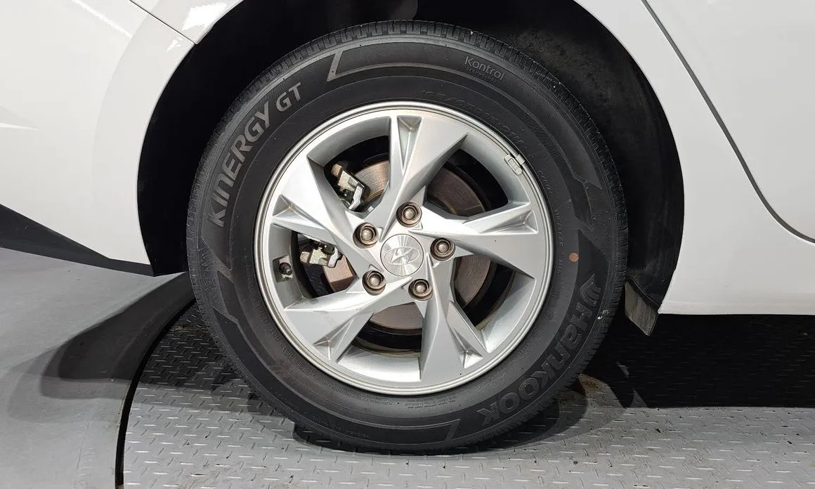 Hyundai AVANTE — фото 8