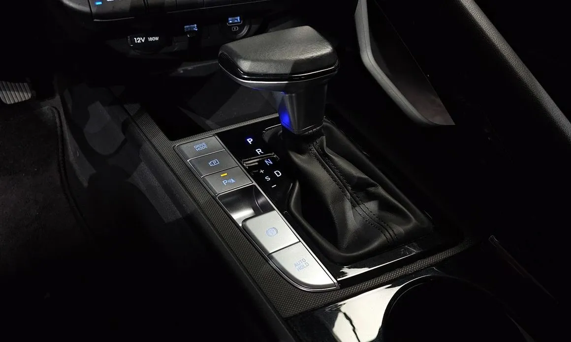 Hyundai AVANTE — фото 6