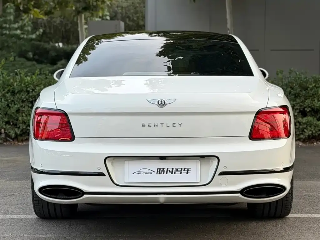 Bentley Flying Spur PHEV — фото 2
