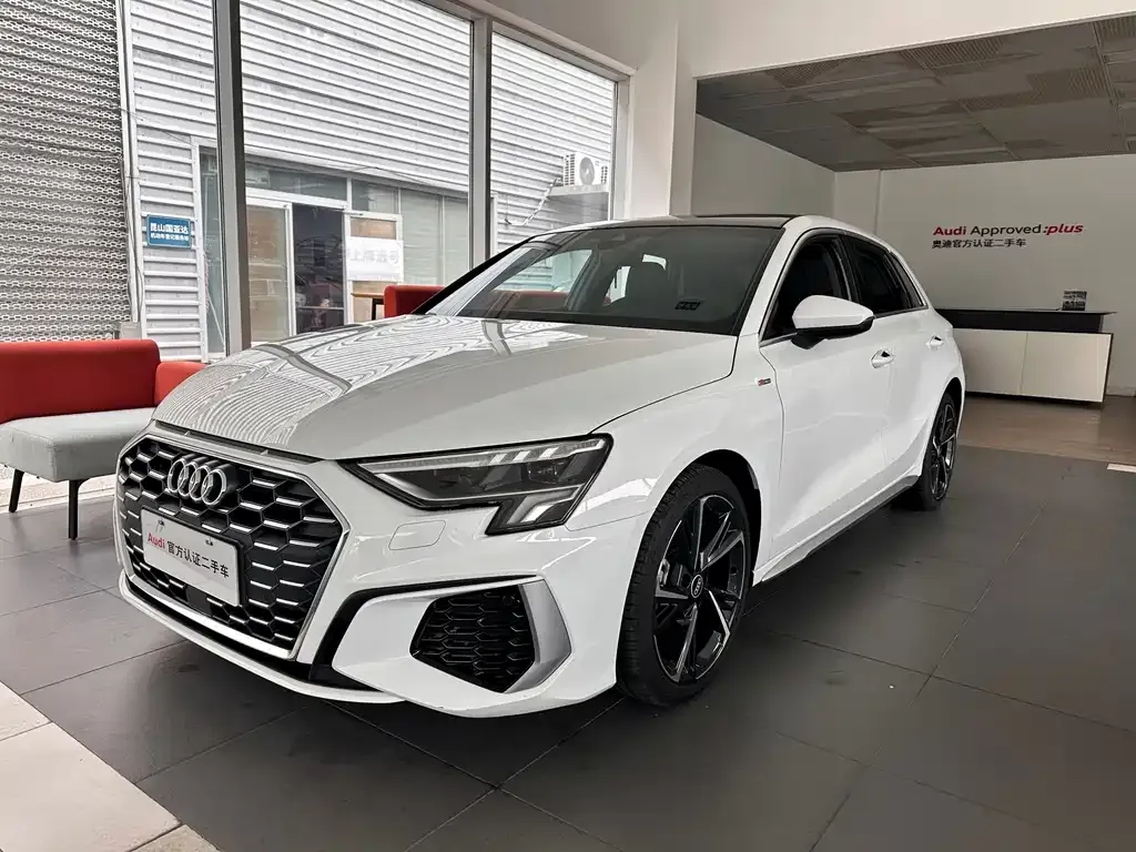 Audi A3 — фото 1
