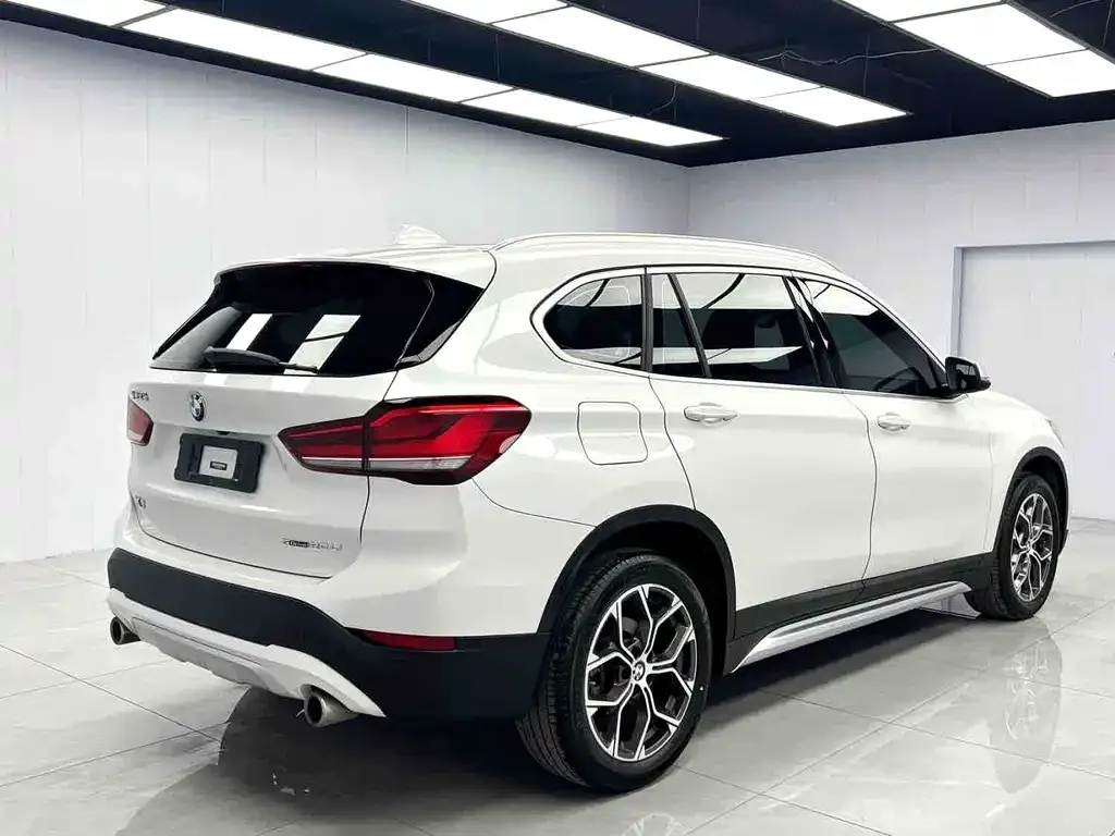 BMW X1 — фото 5