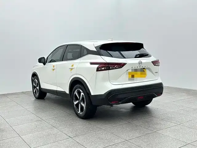 Nissan Qashqai — фото 10