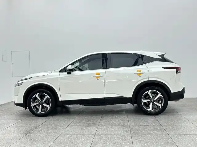 Nissan Qashqai — фото 9