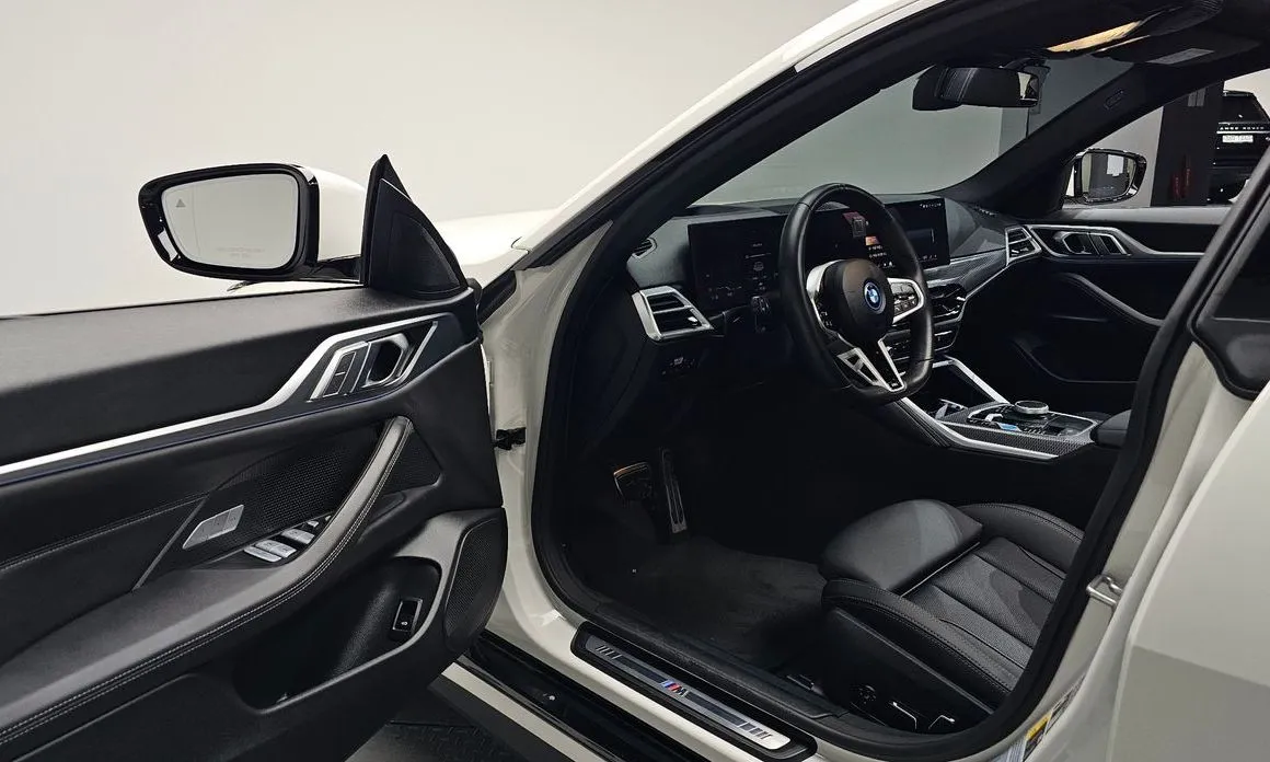 BMW i4 — фото 9