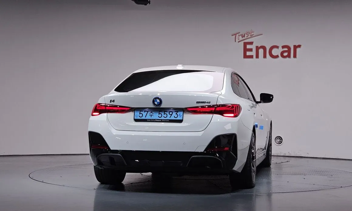 BMW i4 — фото 2