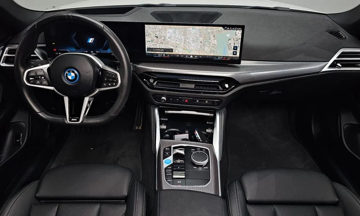 BMW i4 — фото 8