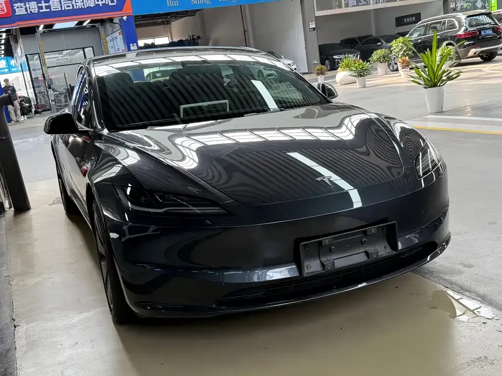 Tesla Model 3 — фото 3