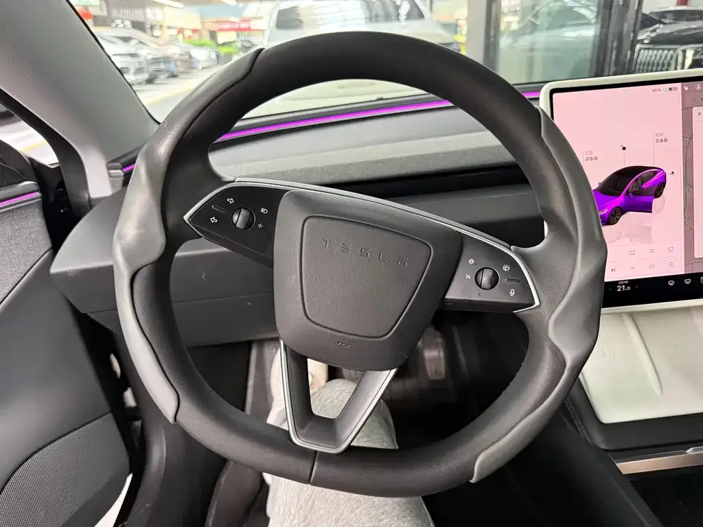 Tesla Model 3 — фото 10