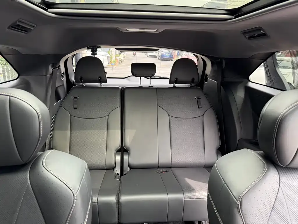 Toyota Sienna — фото 3