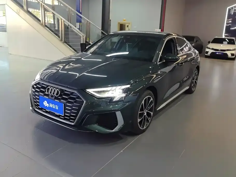 Audi A3 — фото 1