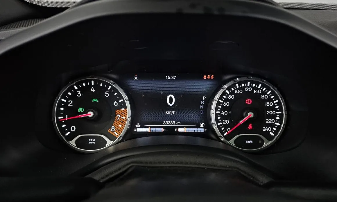 Jeep Renegade — фото 2