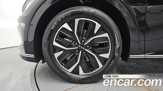 Kia EV6 — фото 9