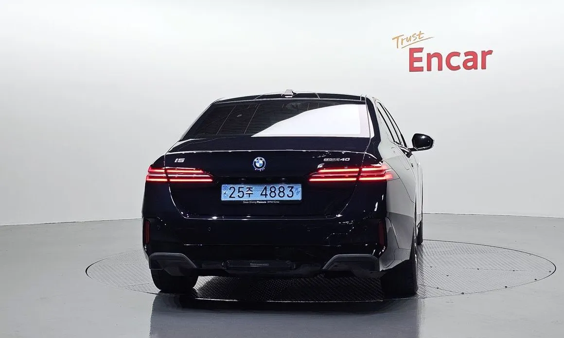 BMW i5 — фото 2