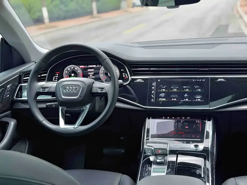 Audi Q8 — фото 3