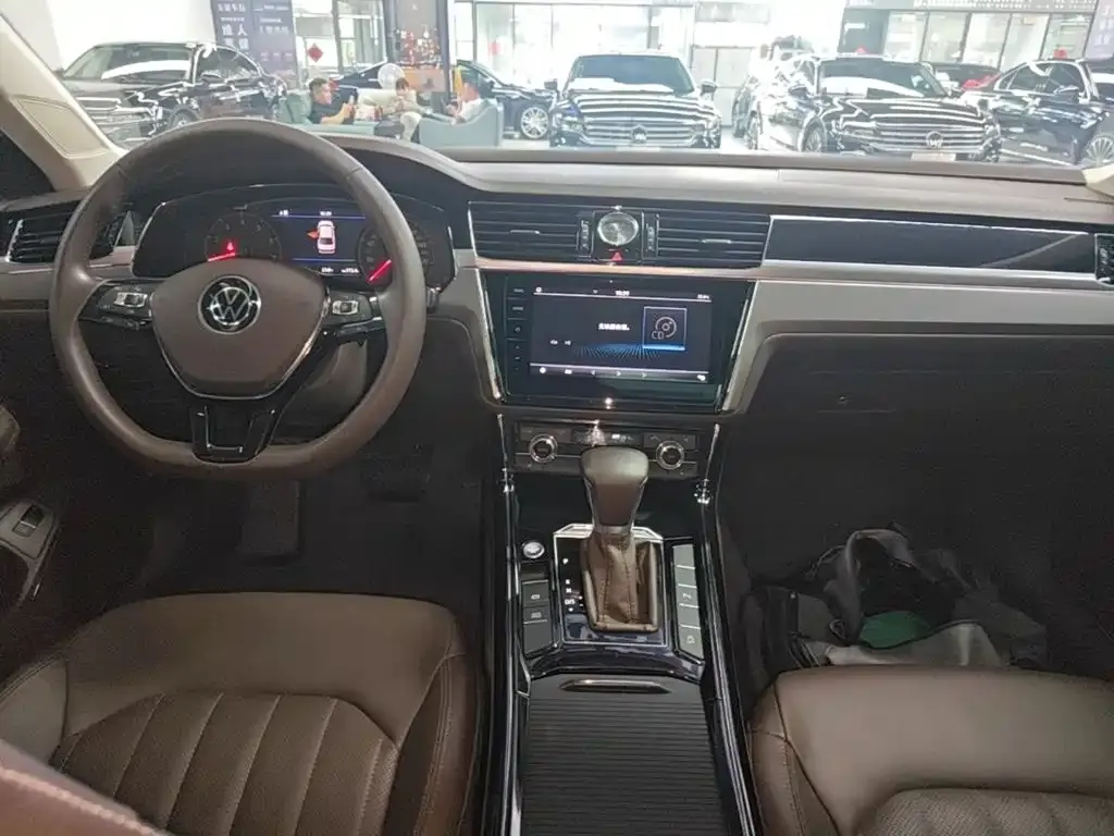 Volkswagen Phideon — фото 8
