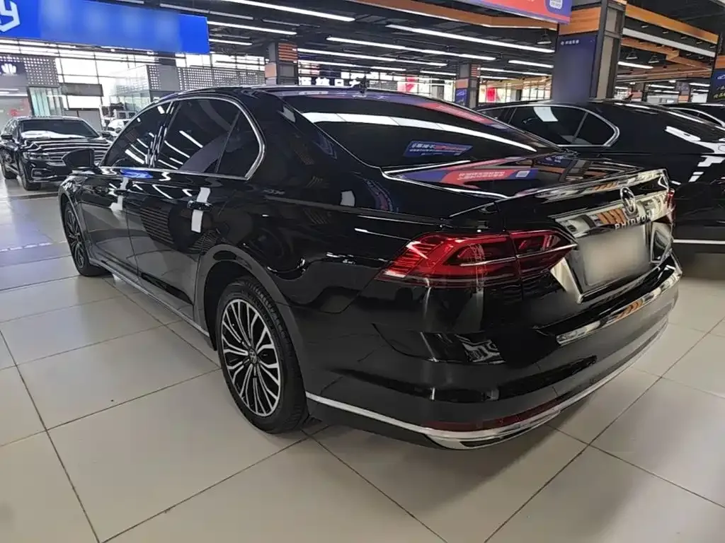 Volkswagen Phideon — фото 7