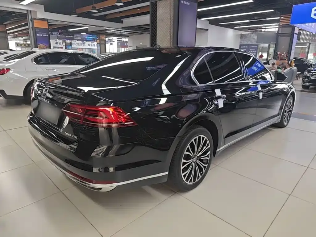 Volkswagen Phideon — фото 10