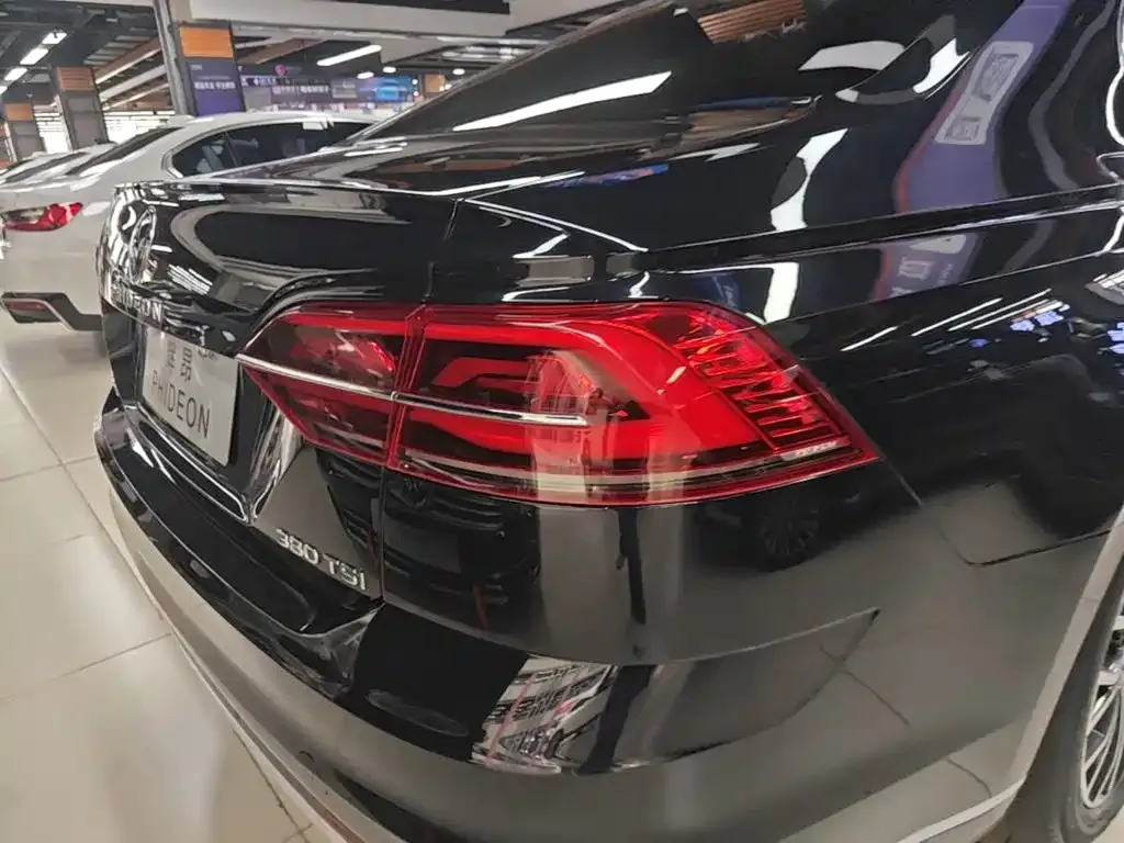 Volkswagen Phideon — фото 5