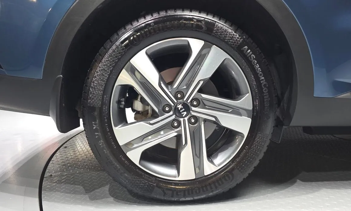 Kia Sorento — фото 6