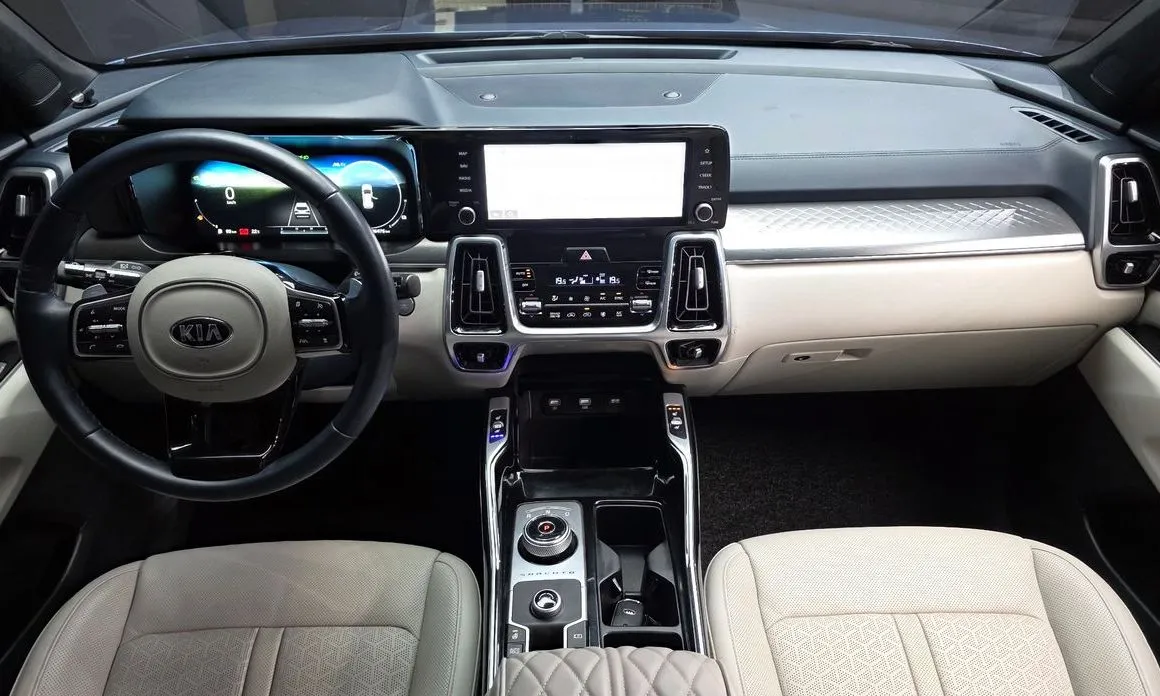 Kia Sorento — фото 7