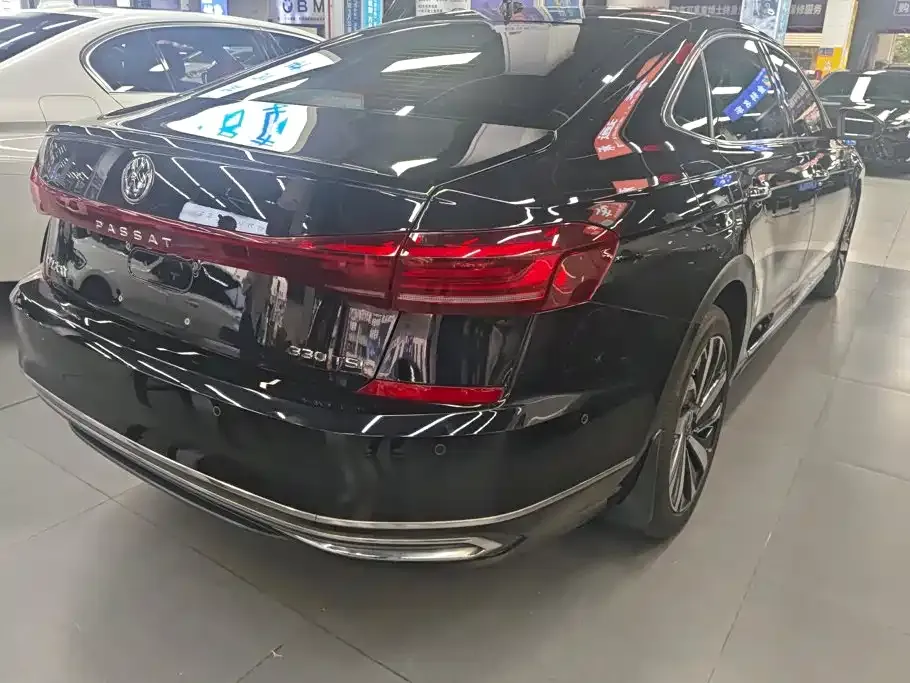 Volkswagen Passat — фото 7