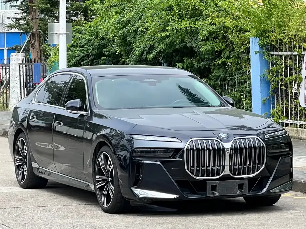 BMW 7 Series — фото 2
