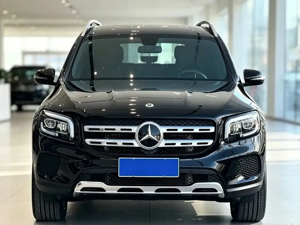 Mercedes-Benz GLB — фото 1