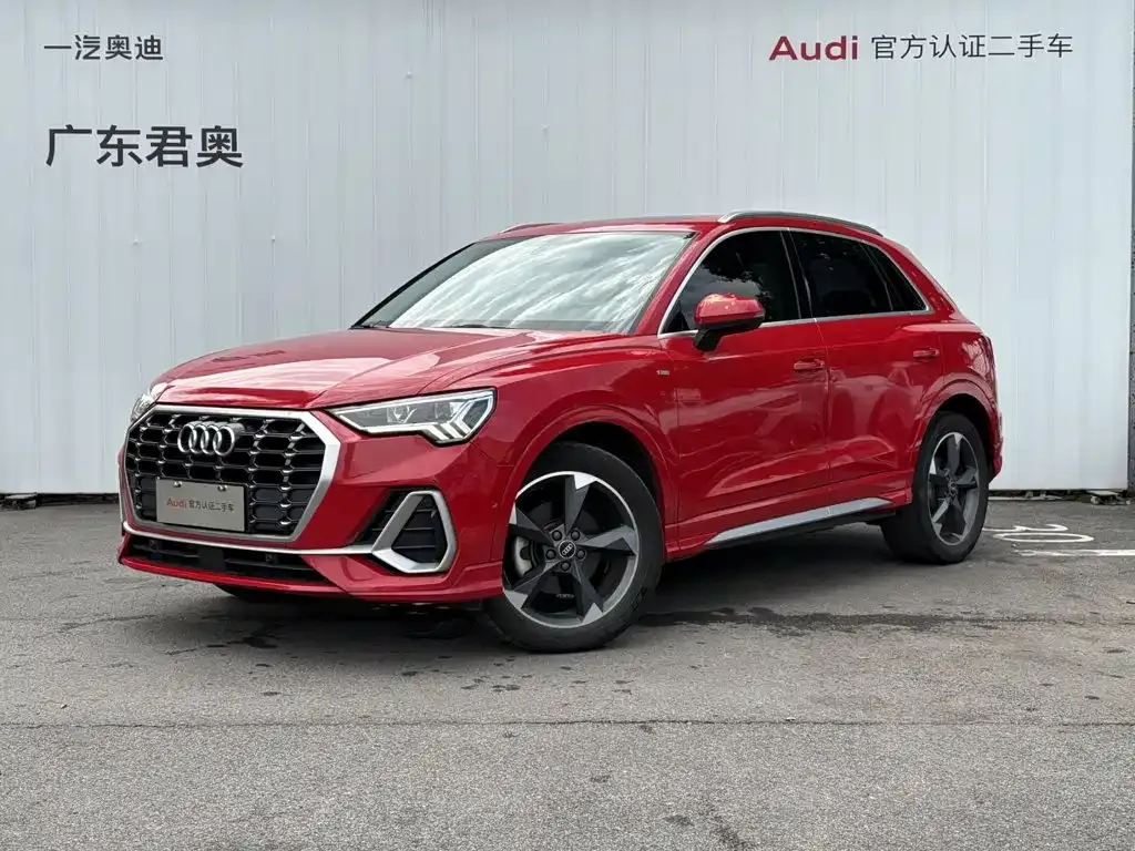 Audi Q3 — фото 1