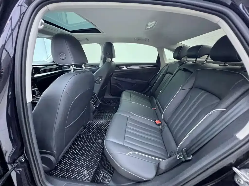 Volkswagen Passat — фото 5