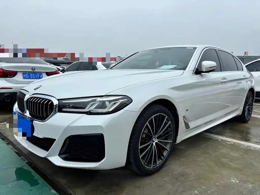 BMW 5 Series — фото 1