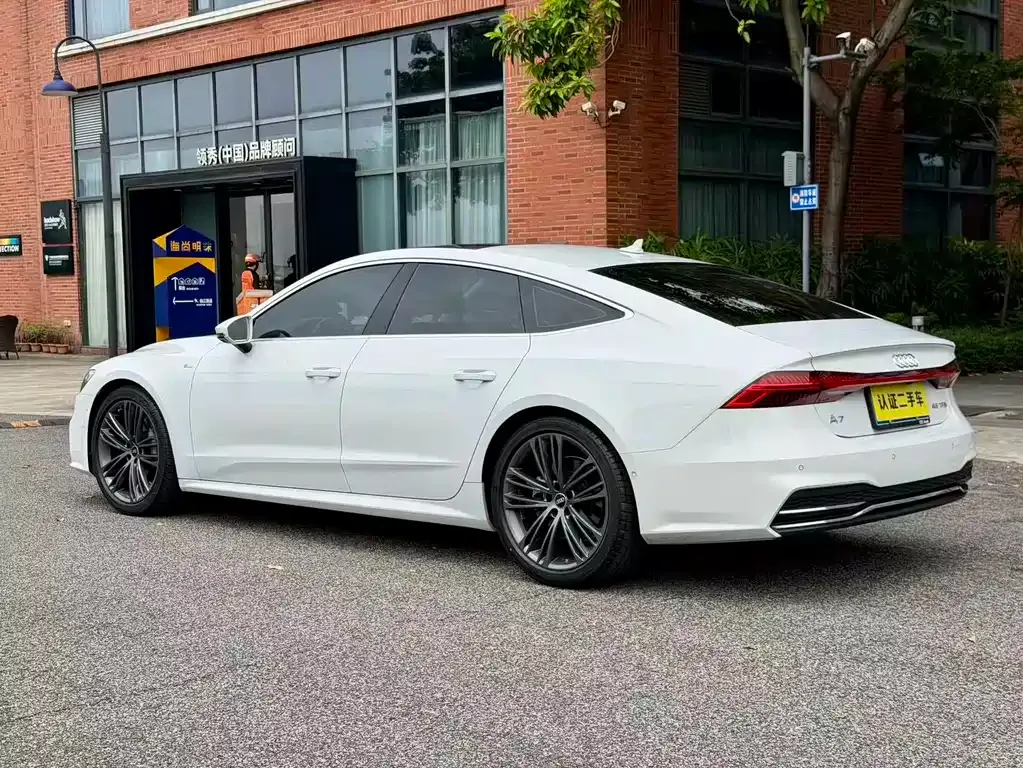 Audi A7 — фото 7
