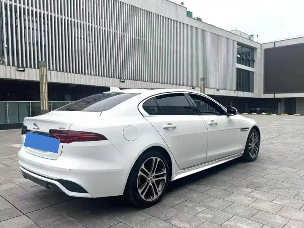 Jaguar XEL — фото 3