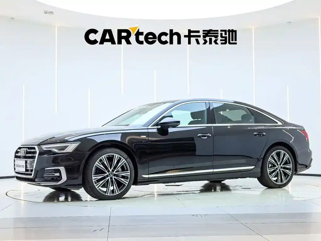 Audi A6L — фото 1