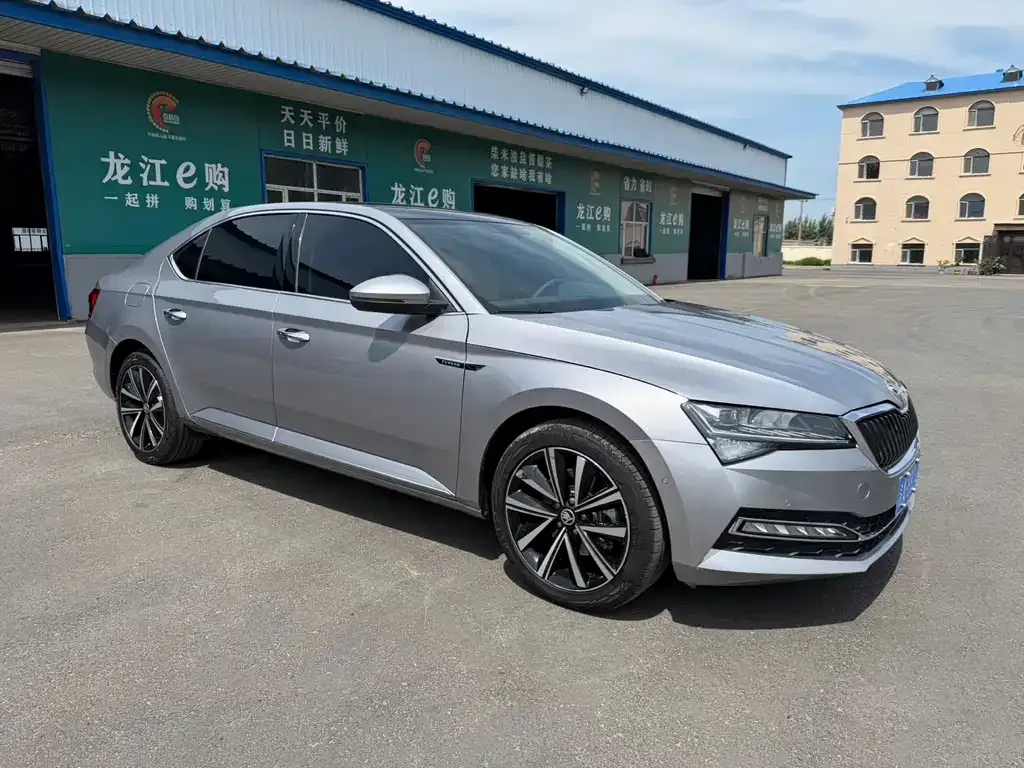 Skoda Superb — фото 3