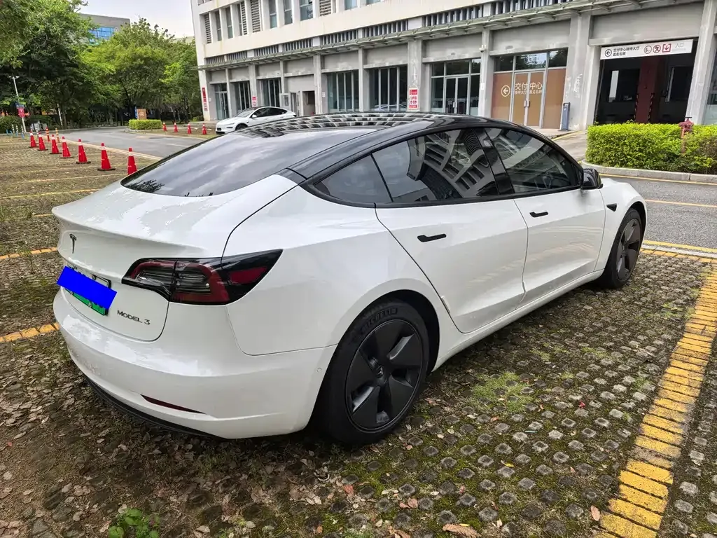 Tesla Model 3 — фото 5