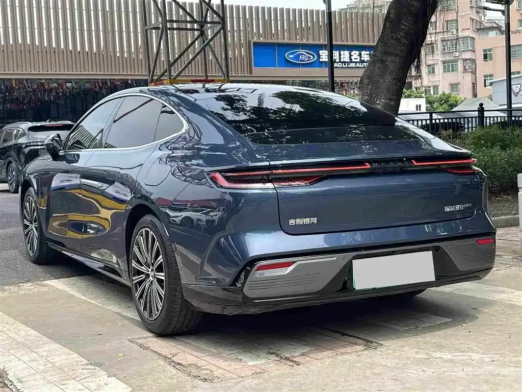 Geely Galaxy Xingyao 8 — фото 4