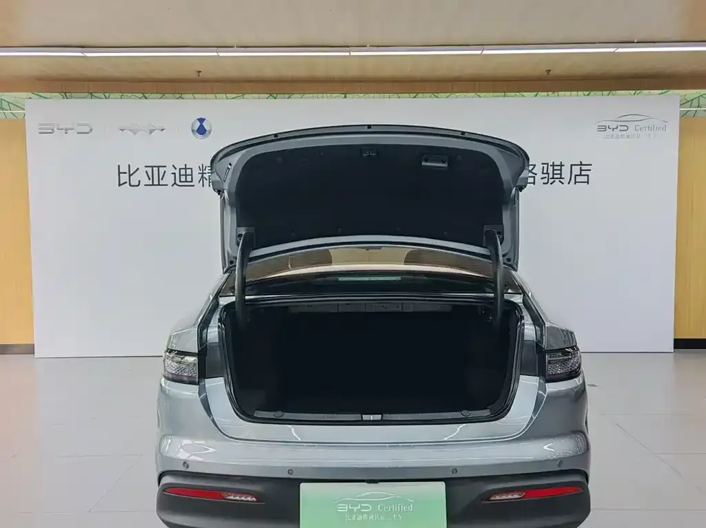 BYD Seal 05 DM-i — фото 8