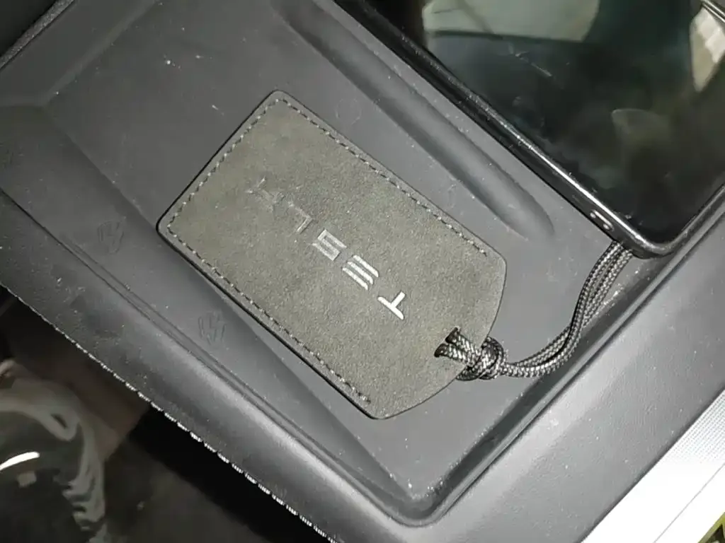 Tesla Model 3 — фото 2