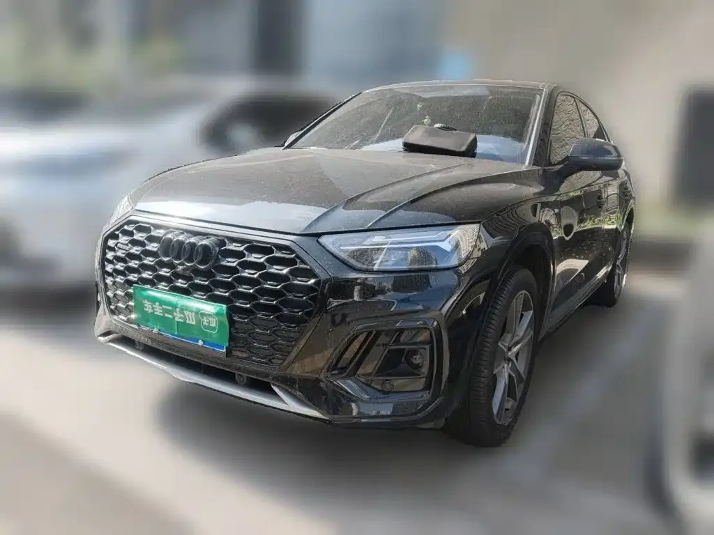 Audi Q5L Sportback — фото 1