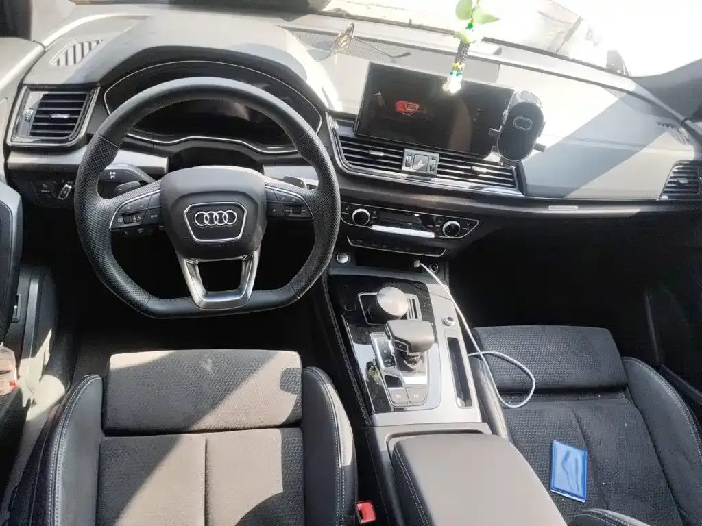Audi Q5L Sportback — фото 3