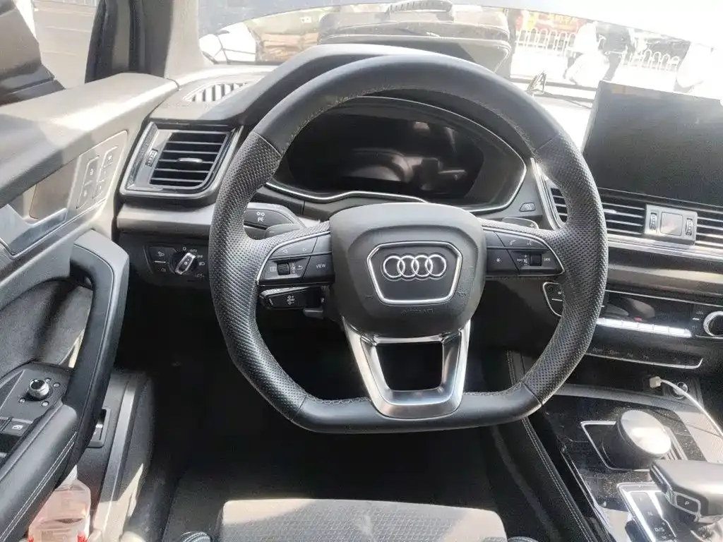 Audi Q5L Sportback — фото 6