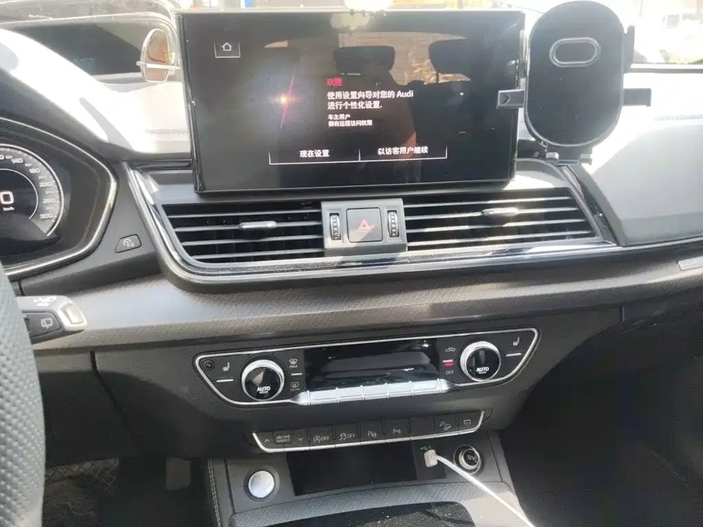 Audi Q5L Sportback — фото 7