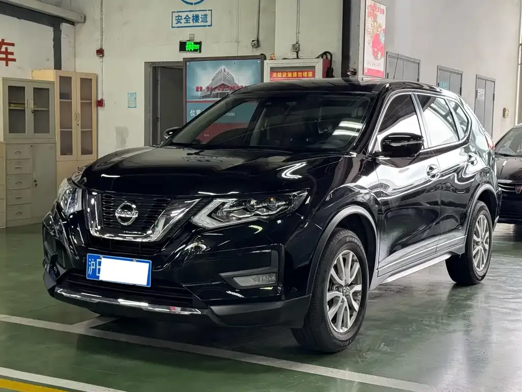 Nissan X-Trail — фото 1