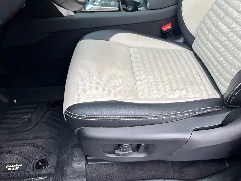 Land Rover Discovery Sport Hybrid — фото 2