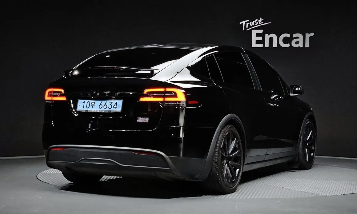 Tesla Model X — фото 4