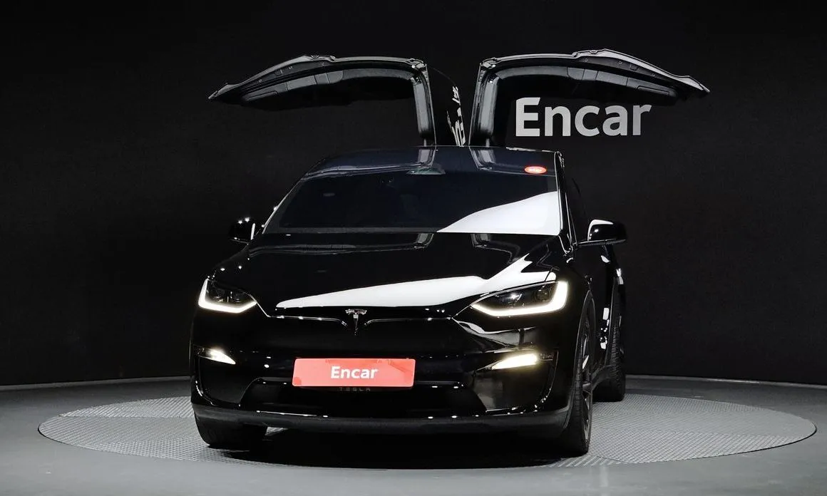 Tesla Model X — фото 3